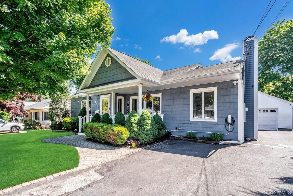 433 Hillside Avenue, West Sayville