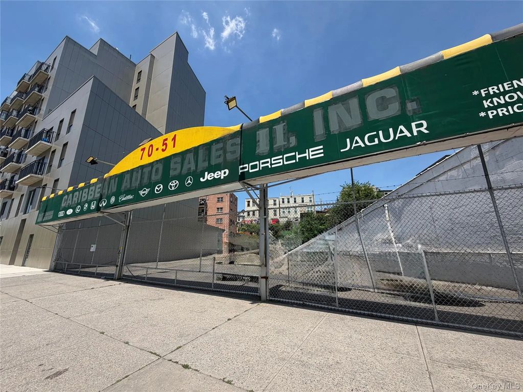 7051 Queens Boulevard, Woodside