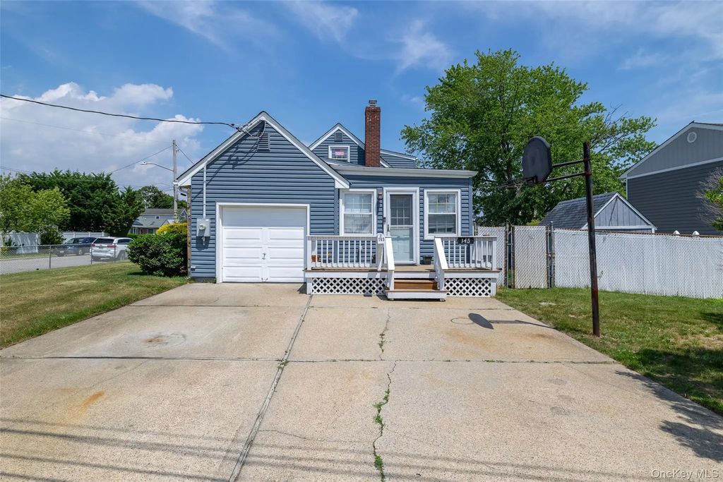 145 W Lido Prom, Lindenhurst