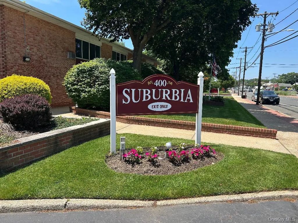 400 Fulton Street # D 8, Farmingdale
