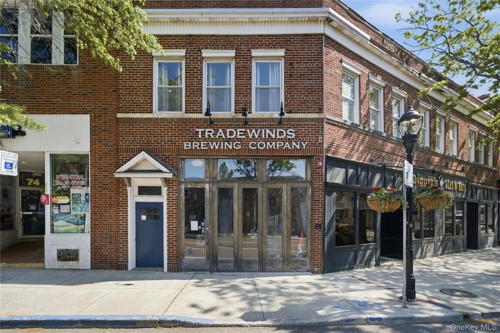 72 W Main Street, Riverhead