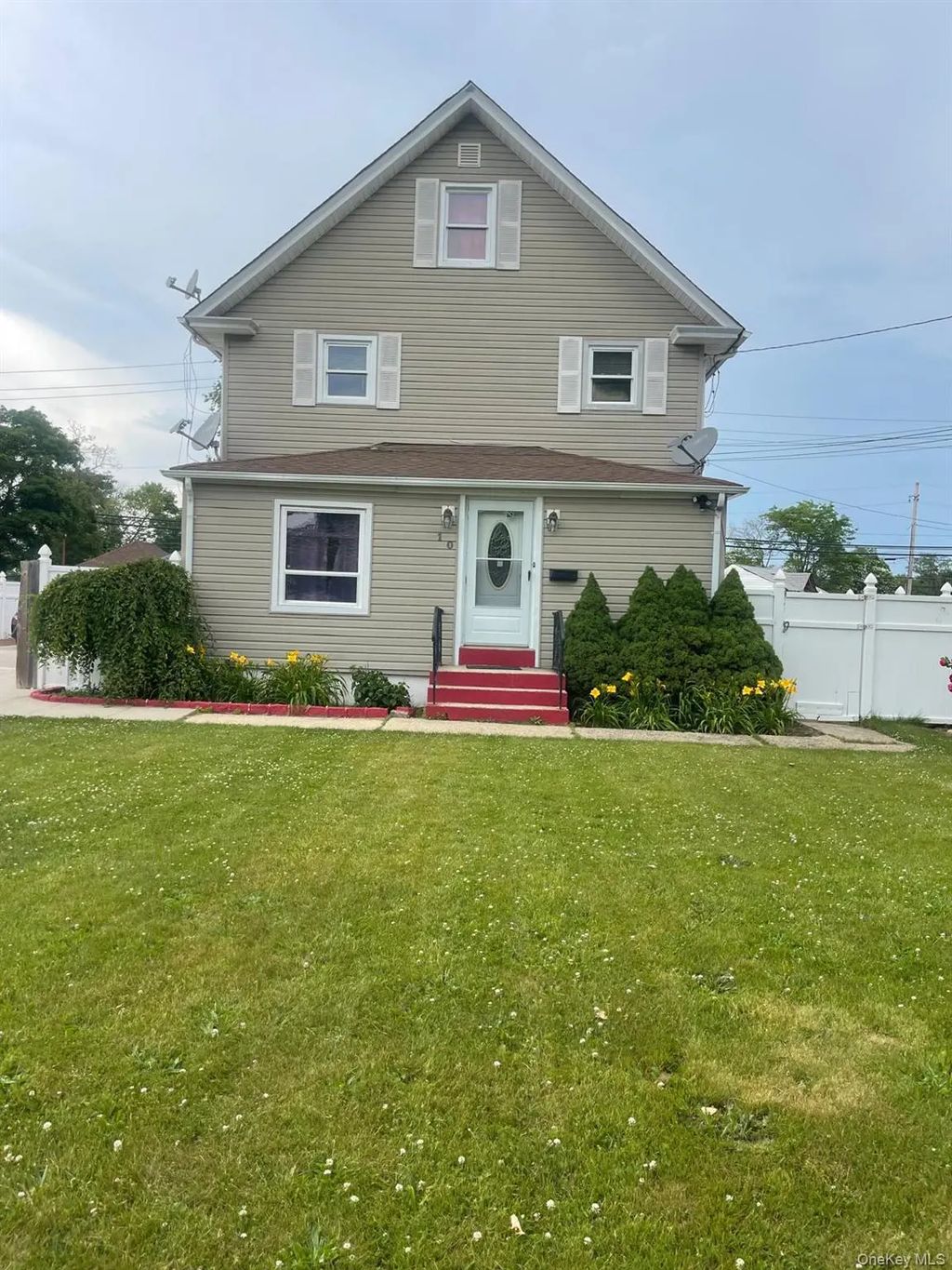 10 1st Avenue, Central Islip