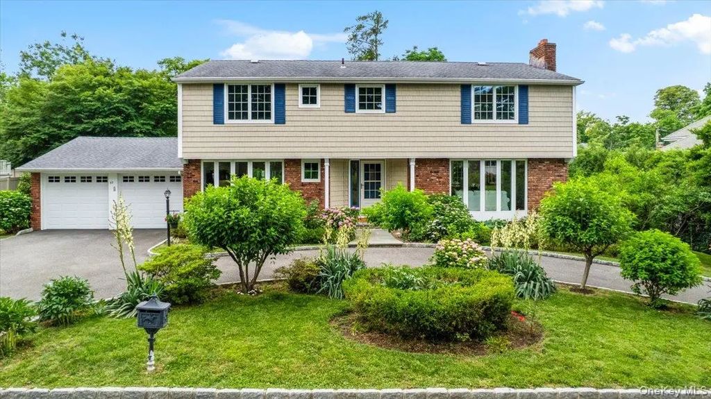 22 Potters Lane, New Rochelle