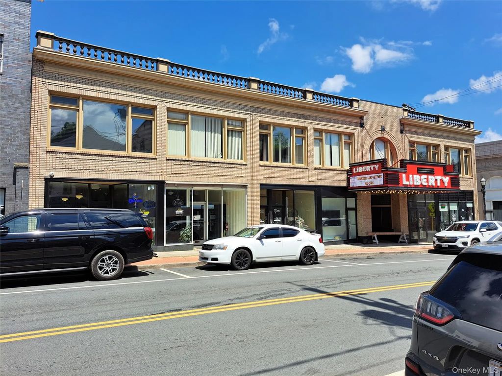 31 S Main Street, Liberty