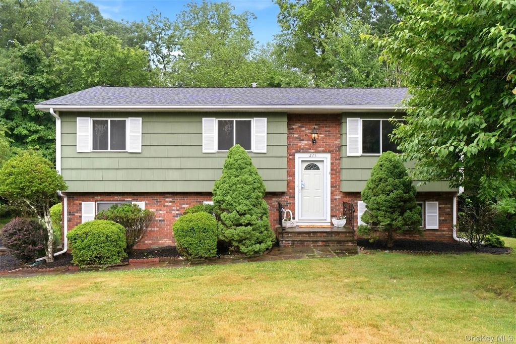 223 Newport Avenue, Tappan