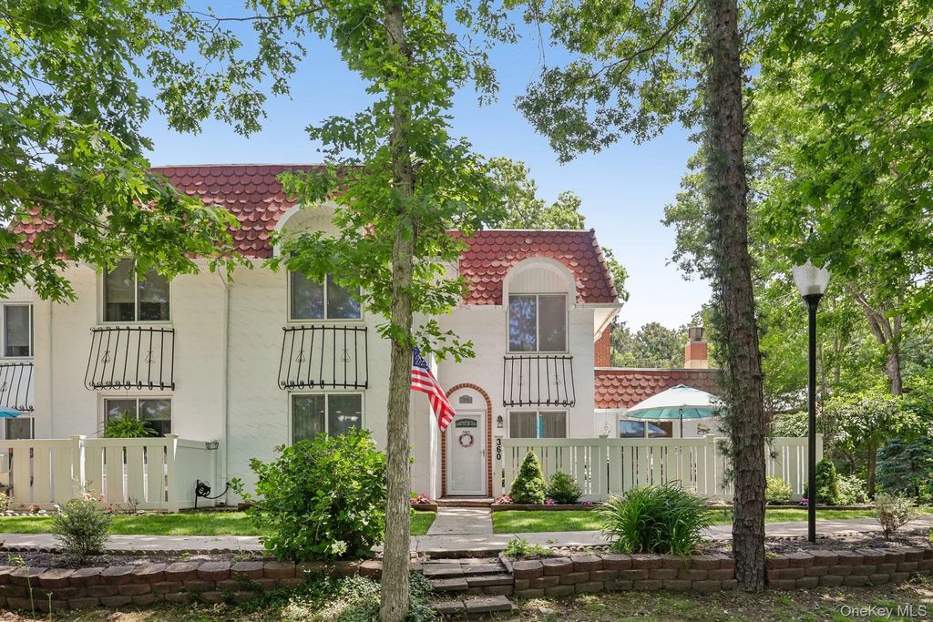 360 Birchwood Road, Medford
