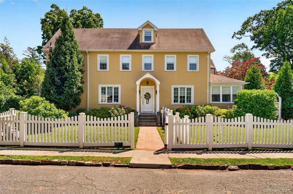 2 Stewart Avenue, Tuckahoe