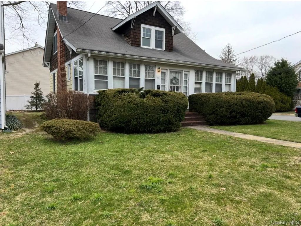 70 Staples Street, Farmingdale