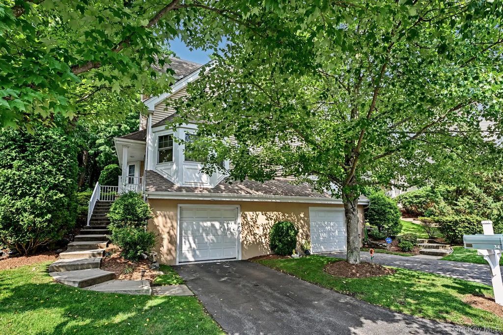34 Winding Ridge Road, White Plains