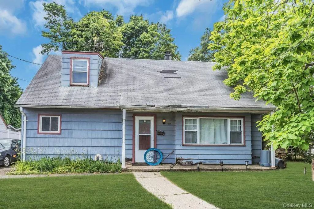 173 Denton Place, Roosevelt