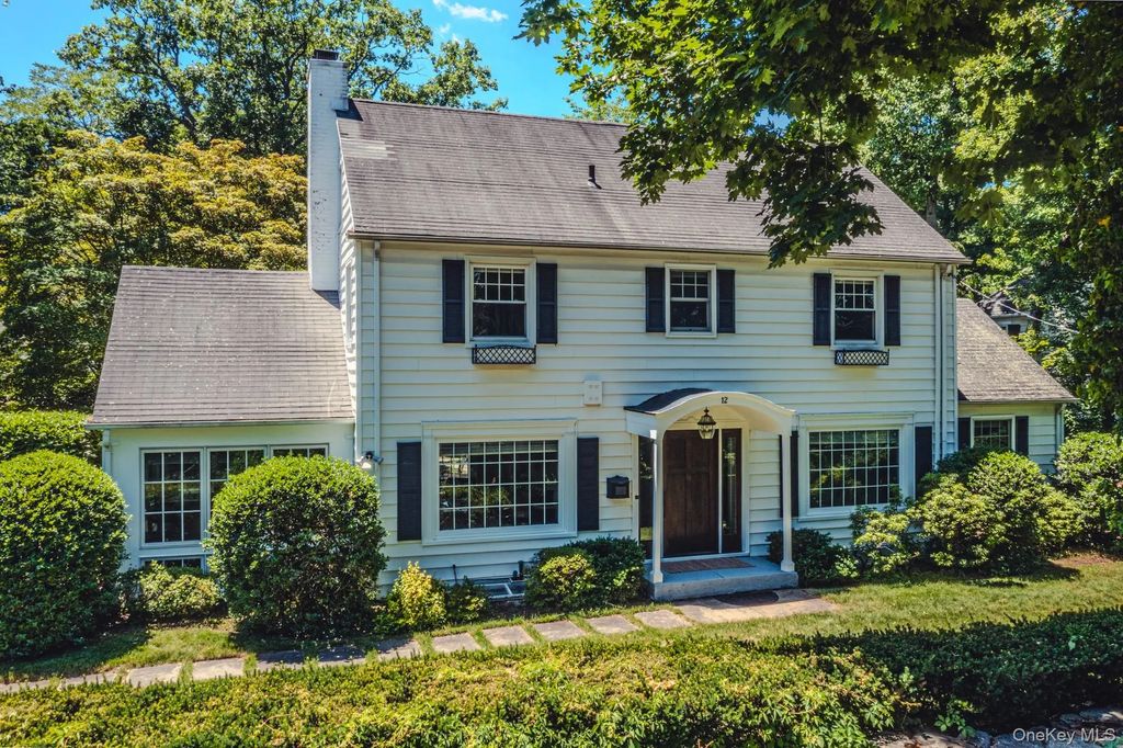 12 Drake Road, Scarsdale