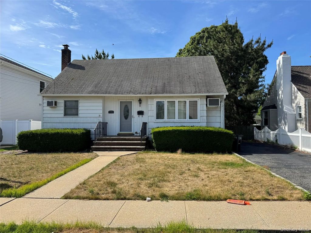 2350 Marlboro Street, East Meadow