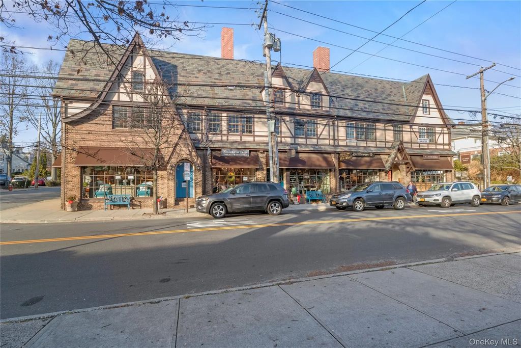84-96 Forest Avenue, Locust Valley
