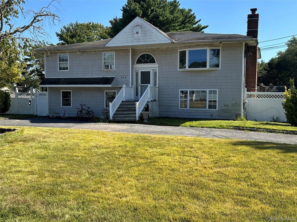264 Atlantic Street, Central Islip