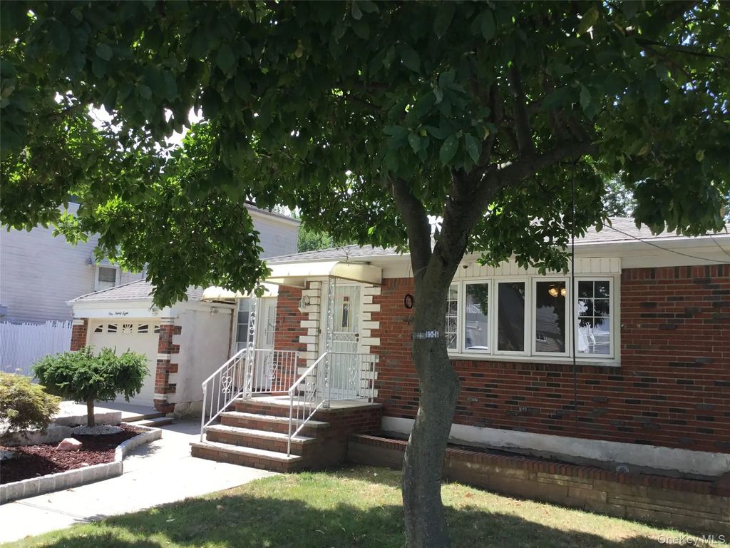 198 Clermont Pl, Staten Island