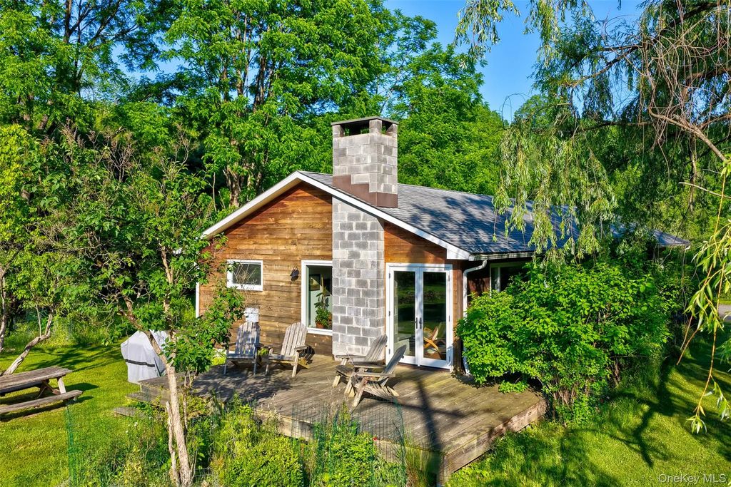399 Delaware Drive, Narrowsburg