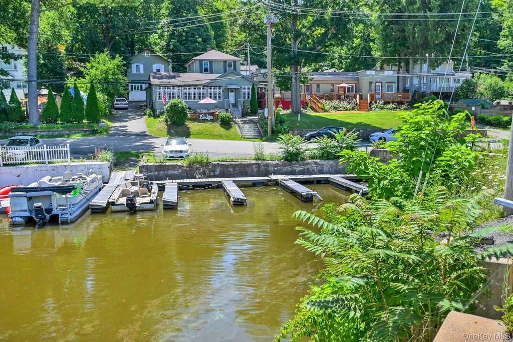 52 Sterling Road, Greenwood Lake