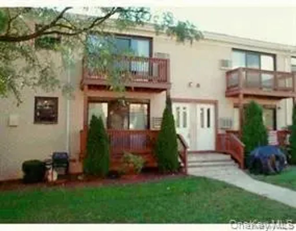 284 Sneden Place W # 284, Spring Valley