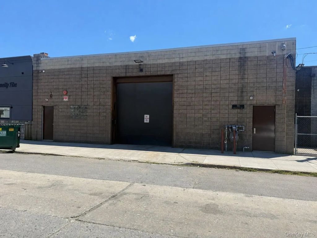 70 Bennington Avenue, Freeport