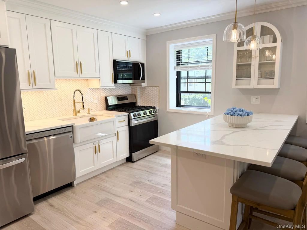 1271 California Road # D-3, Eastchester