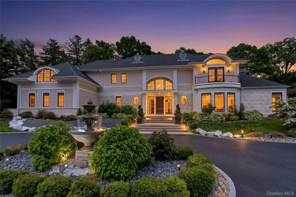 1782 Route 106, Muttontown