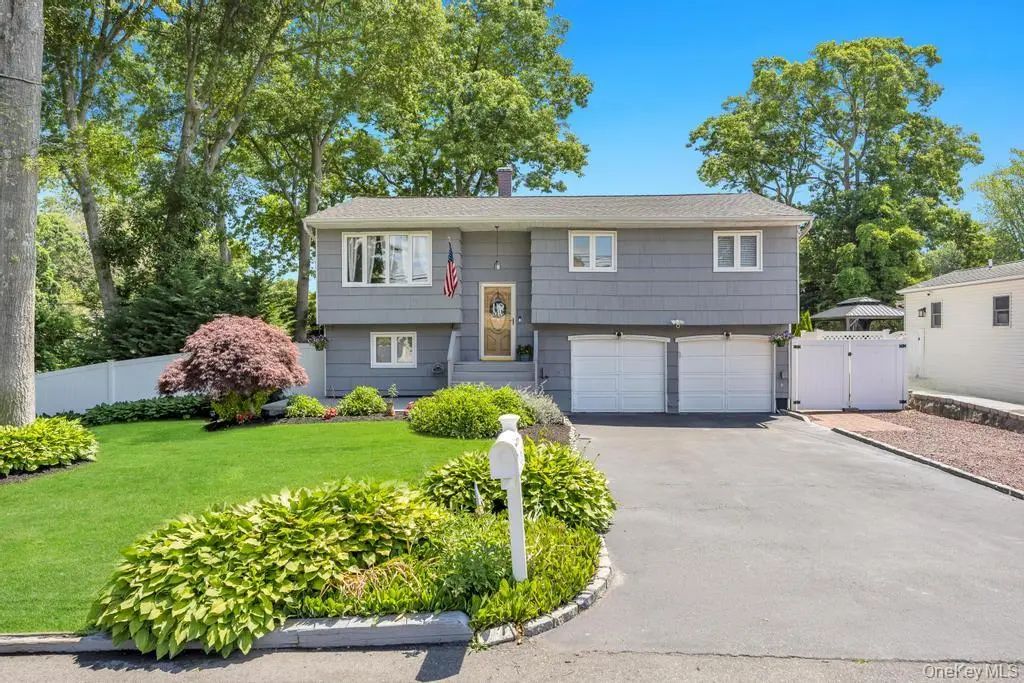 279 Haven Avenue, Ronkonkoma