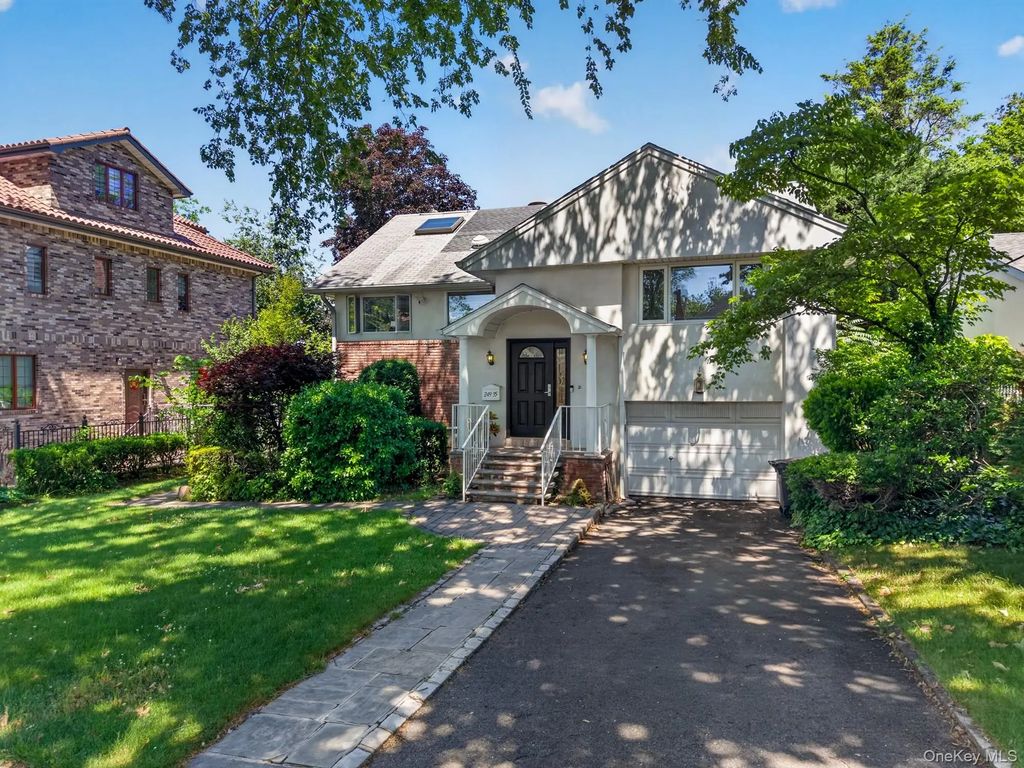249-35 51st Avenue, Little Neck