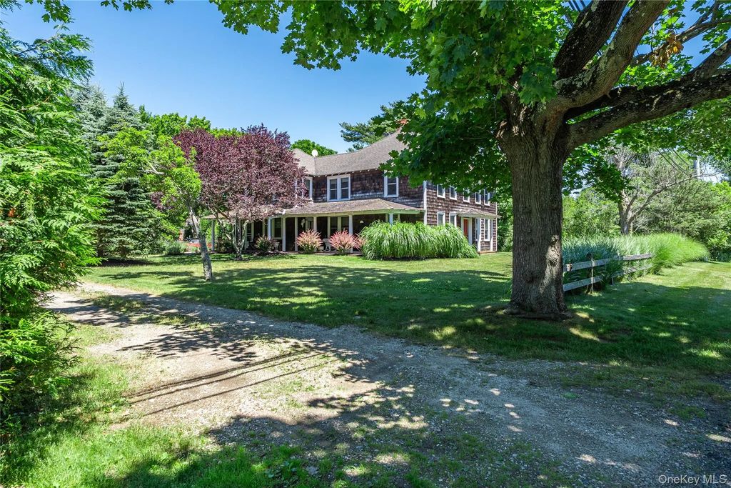 13675 Main Bayview Road, Southold