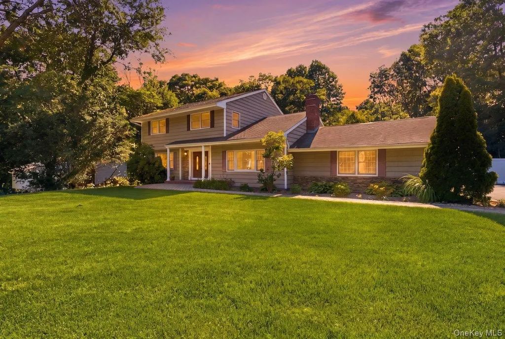 6 Redwood Drive, Dix Hills