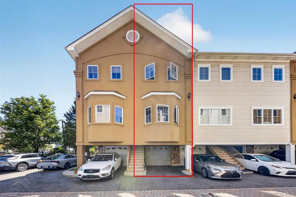 330 Maple Avenue # 2, Westbury