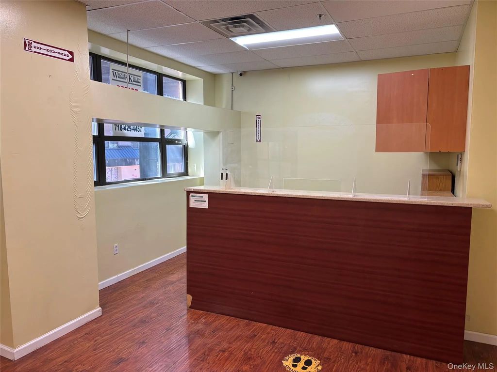 60-19 Roosevelt Avenue, Woodside