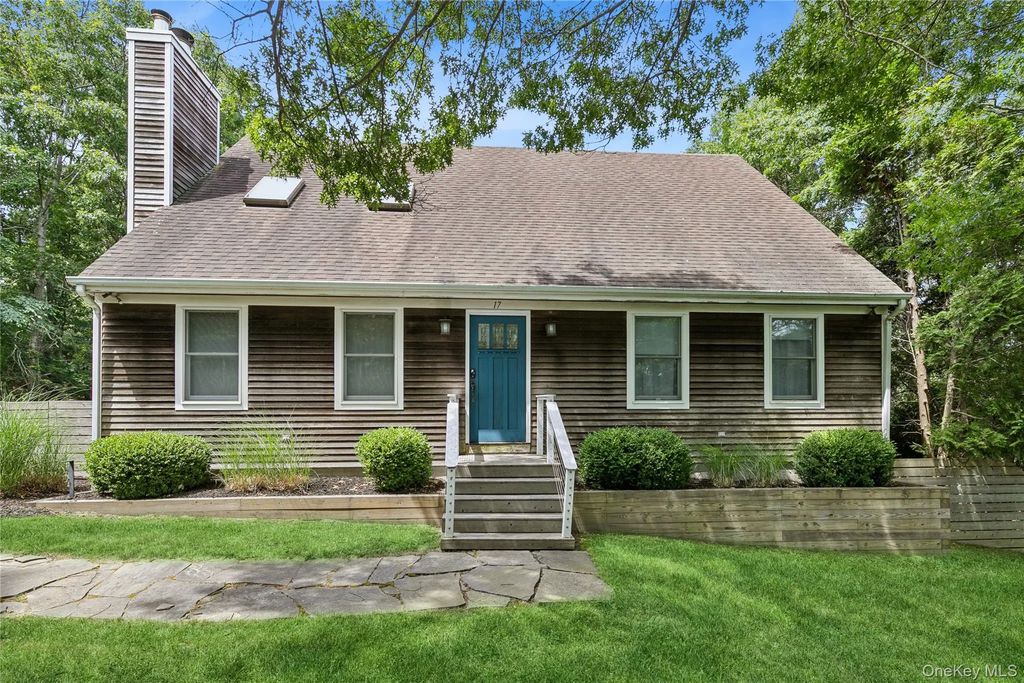 17 Squires Boulevard, Hampton Bays