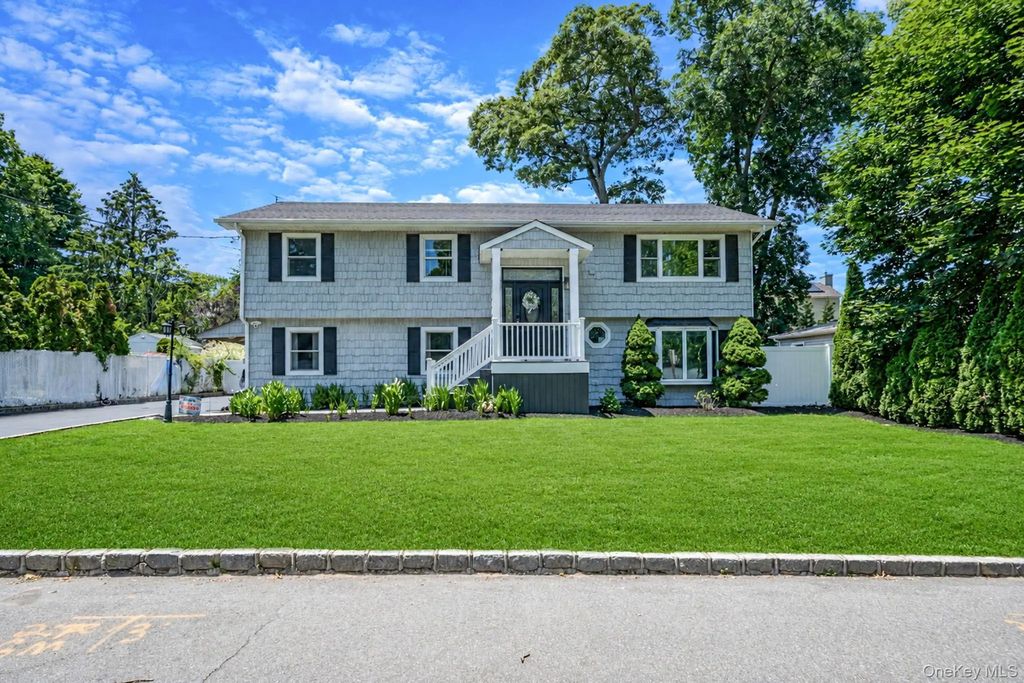 146 Rose Drive, Ronkonkoma