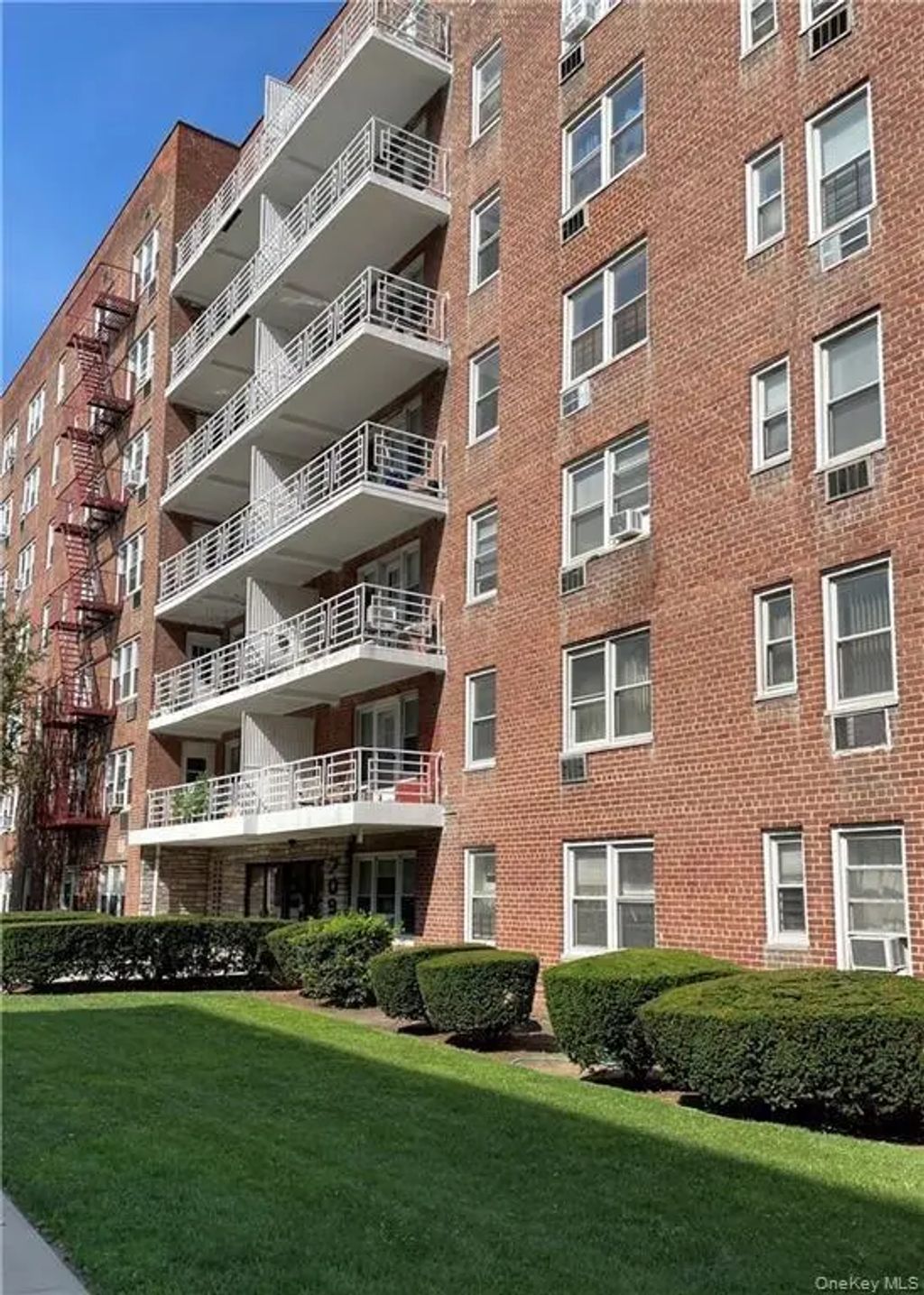 709 Warburton Avenue # 7f, Yonkers