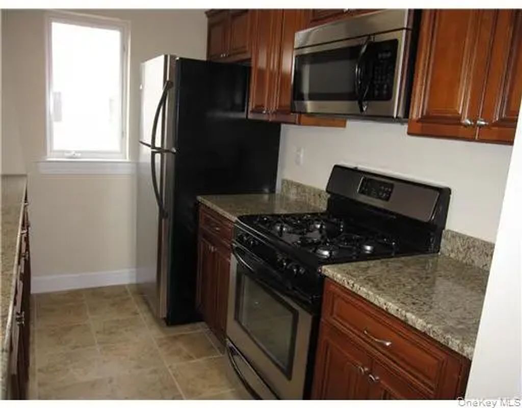 110 Tondo Circle, Harriman