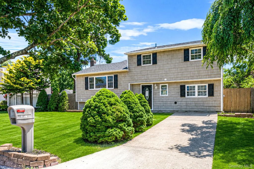 18 Lark Drive, Centereach