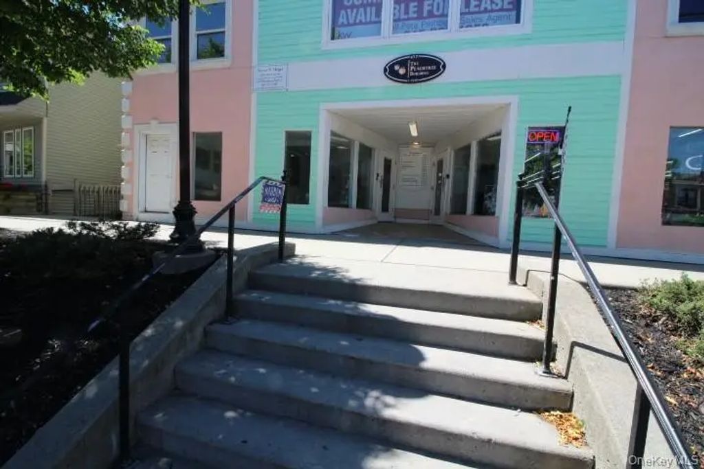 457 Broadway, Monticello