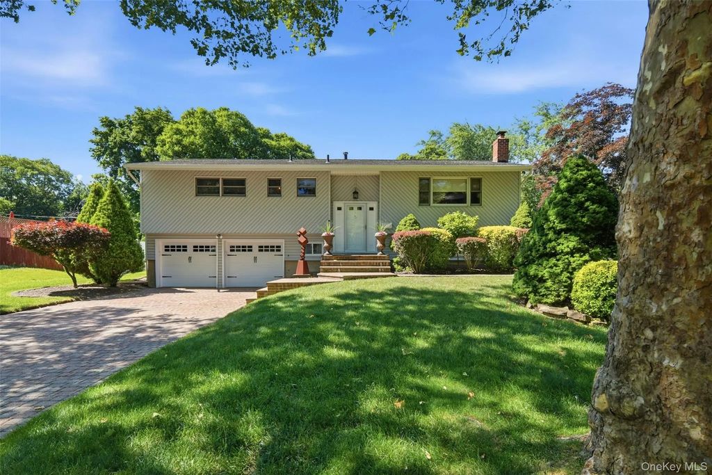 5 Pine Hill Lane, Dix Hills