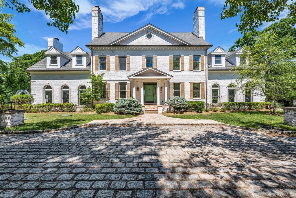 68 S Howells Point Road, Bellport Village