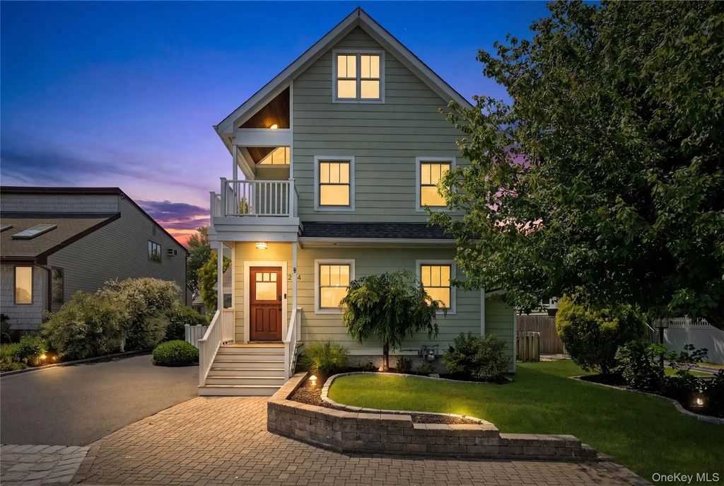 2544 Riverside Avenue, Seaford