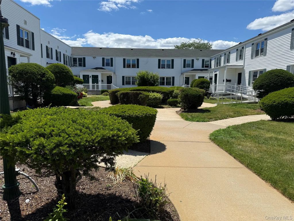 494 S Ocean Avenue # 1 L, Freeport