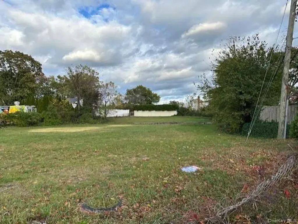 350 Commack Road, Commack