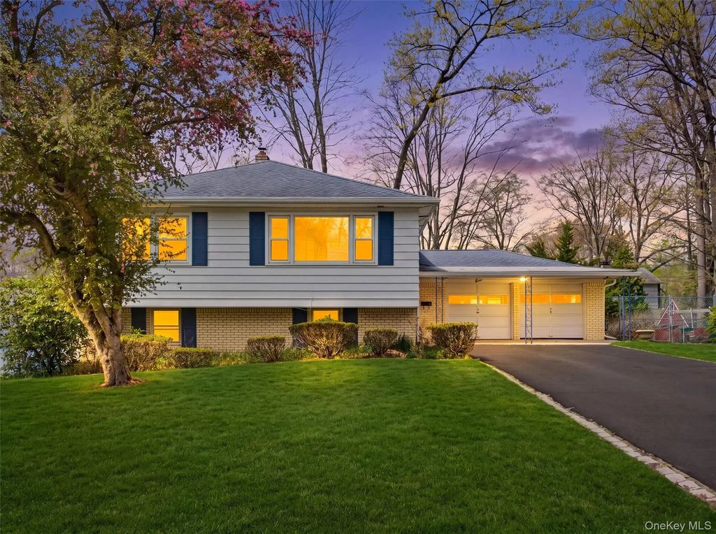 11 Willow Drive, Suffern