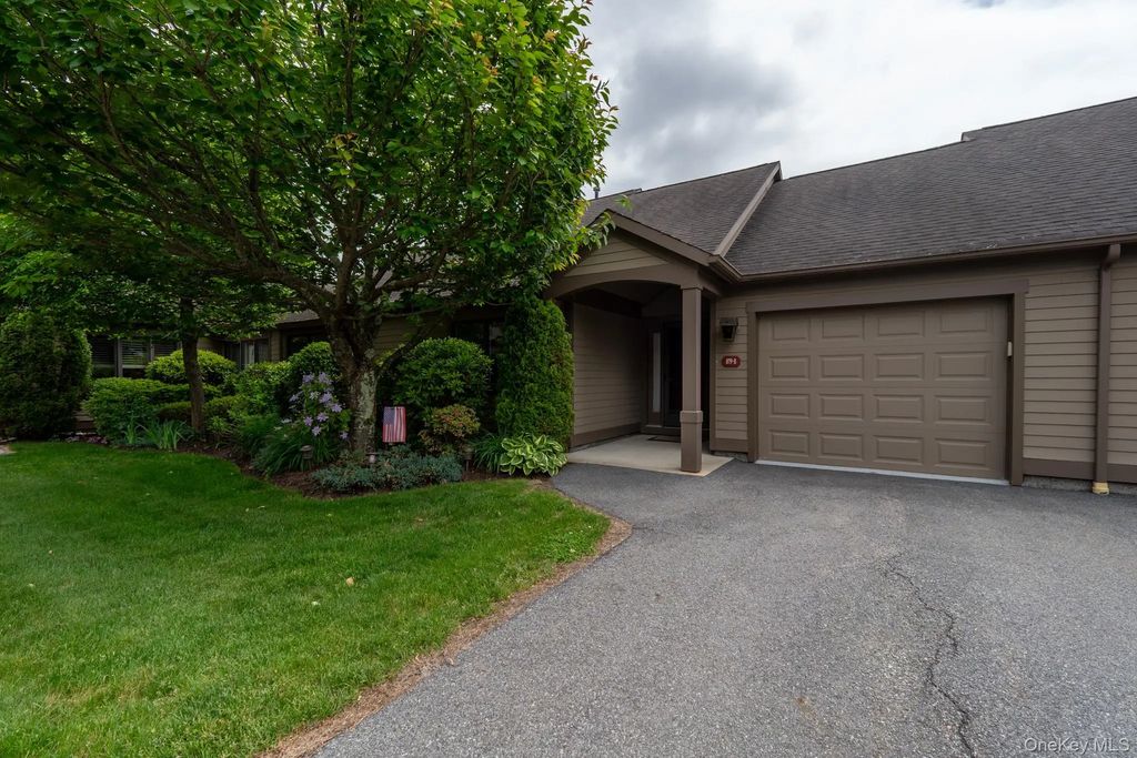 879 Heritage Hills # B, Somers