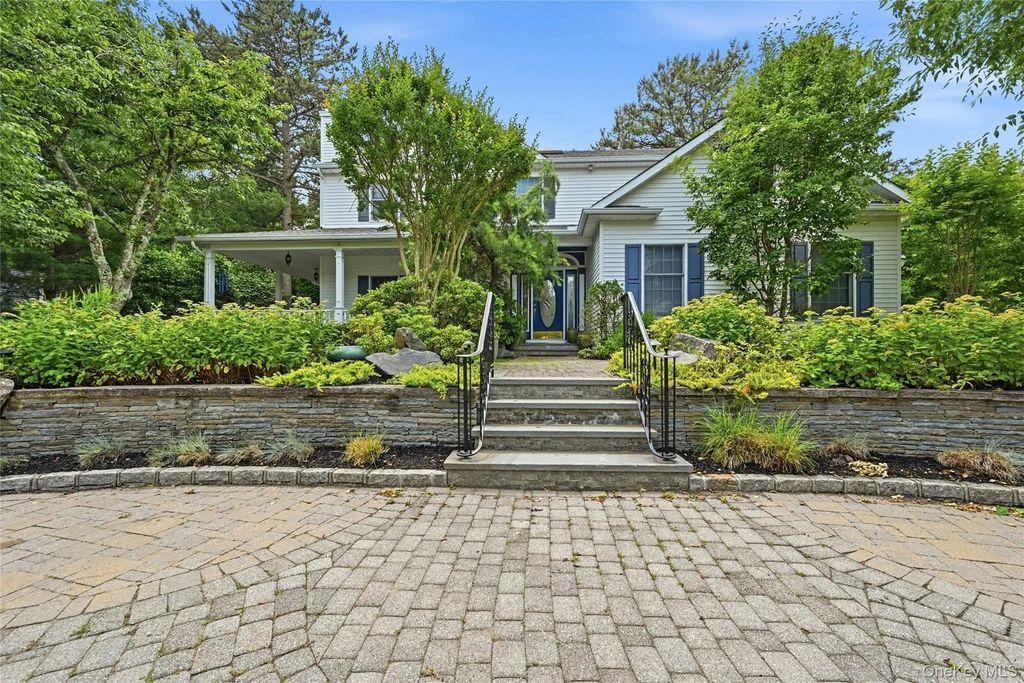 6 Thunder Road, Miller Place