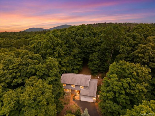 252 Vly Atwood Road, Stone Ridge
