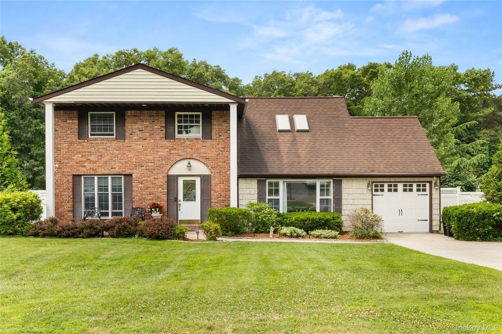 24 Walnut Street, Coram
