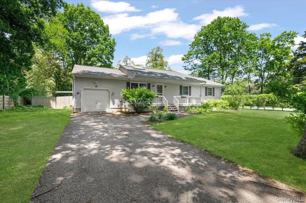 3755 Grand Avenue, Mattituck