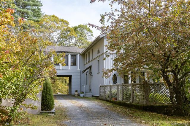 38 Frost Valley Road, Claryville
