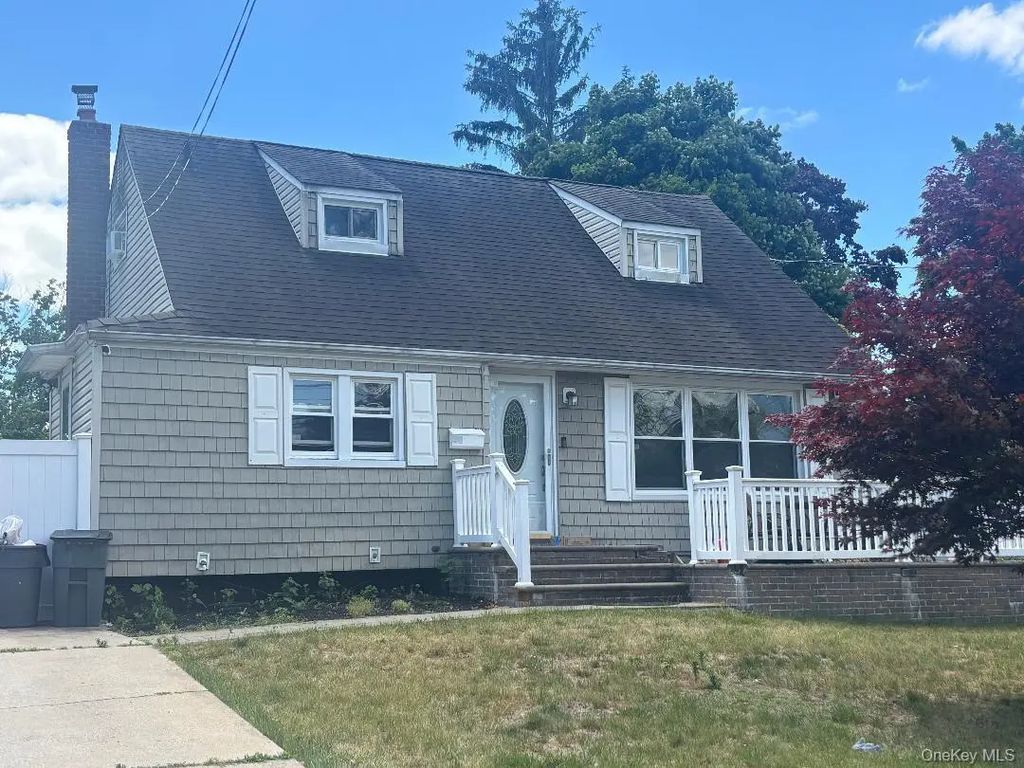 36 Hickory Street, Central Islip